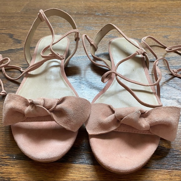 Ann Taylor Galen Lace Up Bow Flat Sandals pink - Picture 7 of 8